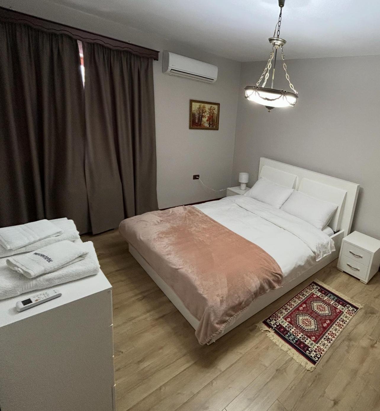 Stela'S Apartment Корча Экстерьер фото