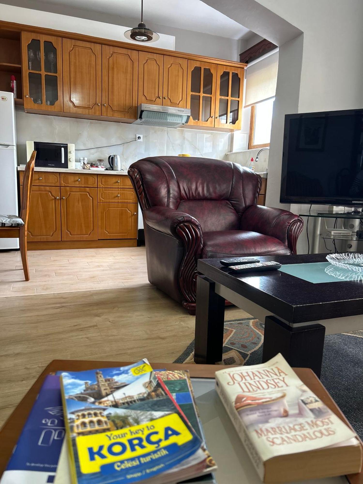 Stela'S Apartment Корча Экстерьер фото